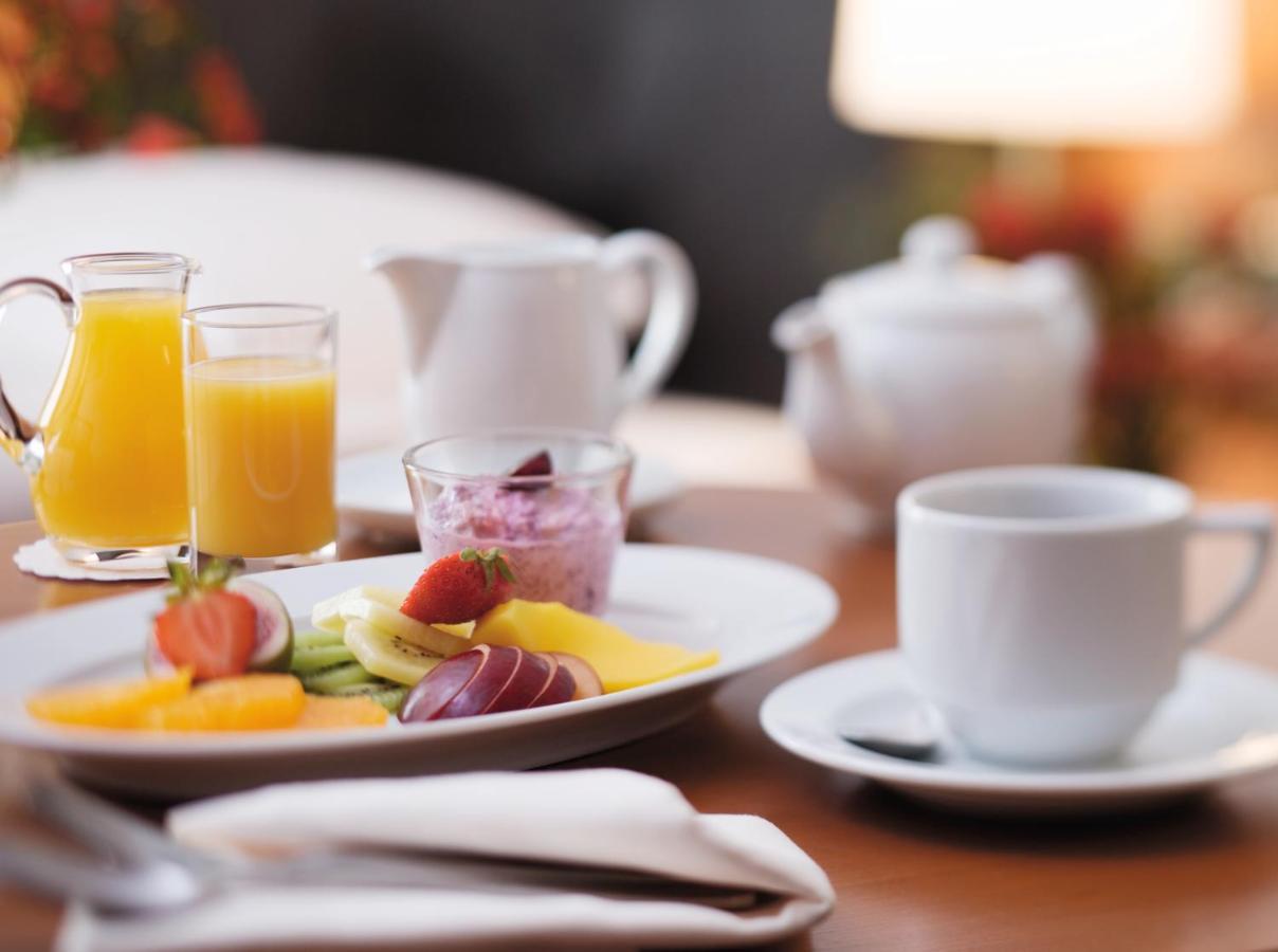 Moevenpick Hotel City Star Jeddah Jidá Exterior foto A breakfast table